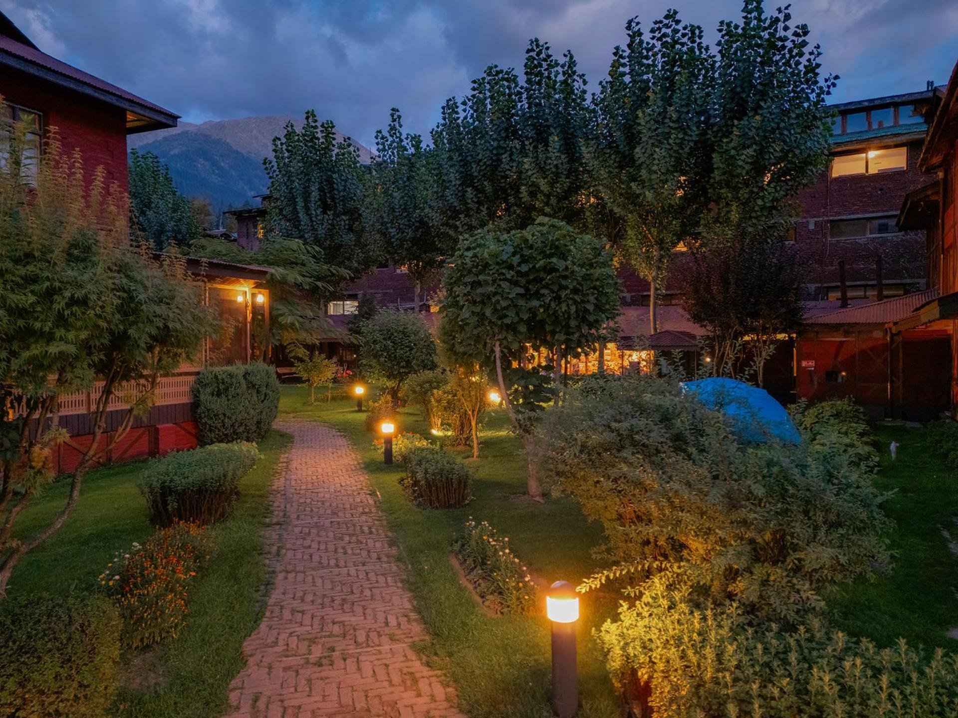 в Pahalgam — 100 кв. м., спальни: 1, собственных ванных: 1 Экстерьер фото